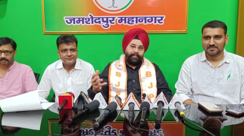 प्रेसवार्ता में राज्य प्रवक्ता अमरप्रीत सिंह काले