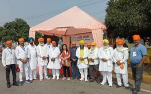 नगर कीर्तन में अधिवक्ता पप्पू व अन्नी अमृता 