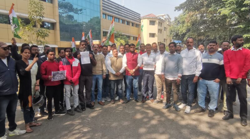 उपायुक्त को ज्ञापन देने पहुंचा प्रतिनिधिमंडल