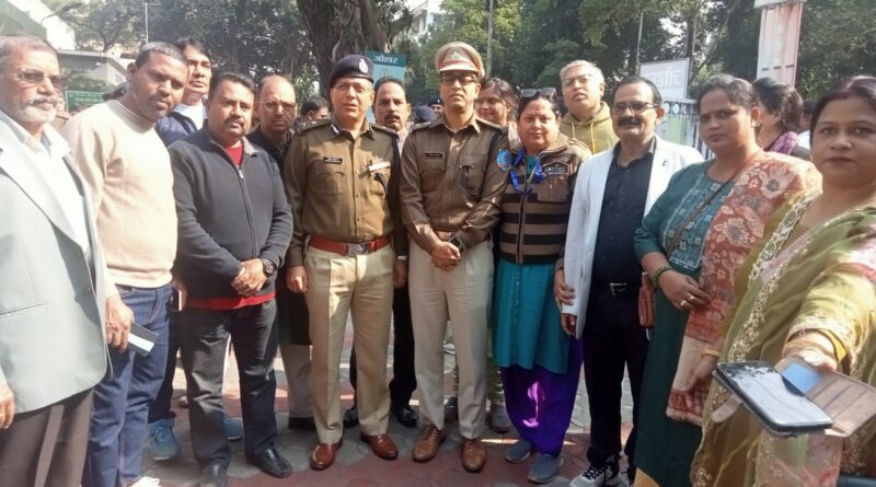 आईजी अखिलेश झा व एसएसपी किशोर कौशल