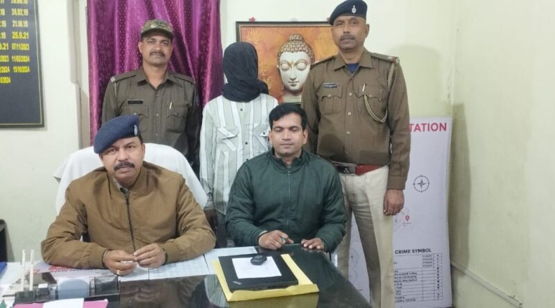 मामले की जानकारी देते बागबेड़ा थाना प्रभारी गोपालकृष्ण यादव